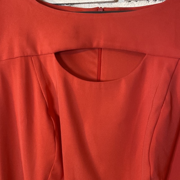 Dressbarn plus size, coral dress keyhole cut out - Picture 2 of 6